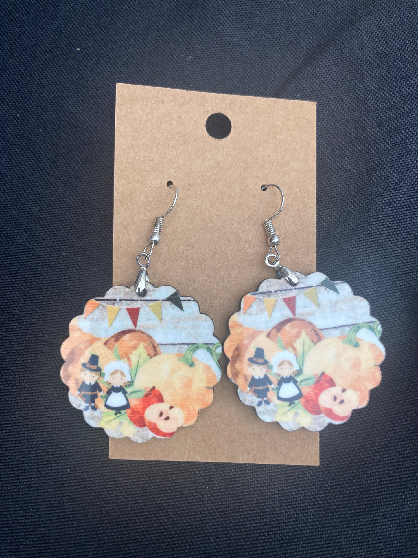 Thanksgiving (SCA03) - Scallop Earrings 1.5"