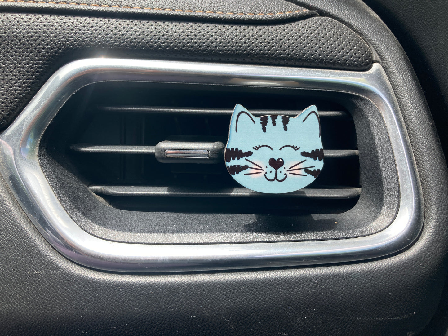 Grey Tabby (CH03) Cat Head 1.5" Vent Clip