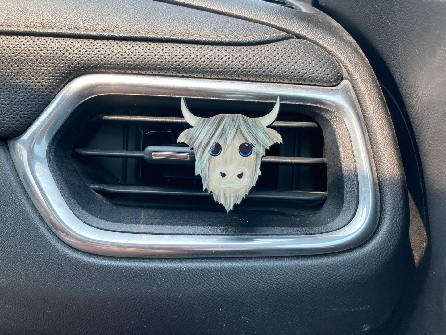 Highland (HC04) Highland Cow 2" Vent Clip