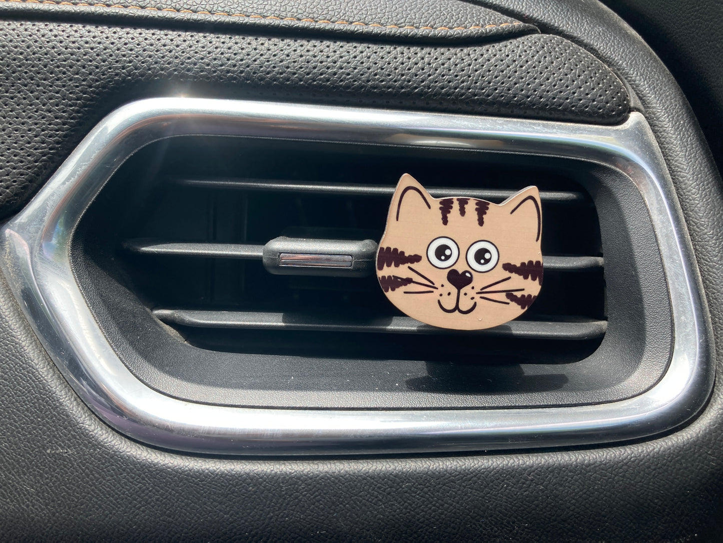 Tan Tabby (CH01) Cat Head 1.5" Vent Clip