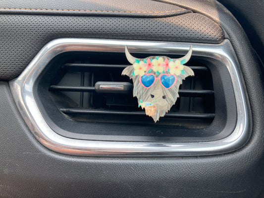 Summer Drink (HC09) Highland Cow 2" Vent Clip