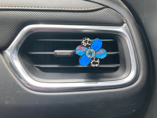 Turquoise Print (CF05) Chubby Flower 1.5" Vent Clip