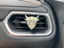 Load image into Gallery viewer, Summer Floral (HC06) Highland Cow 2&quot; Vent Clip