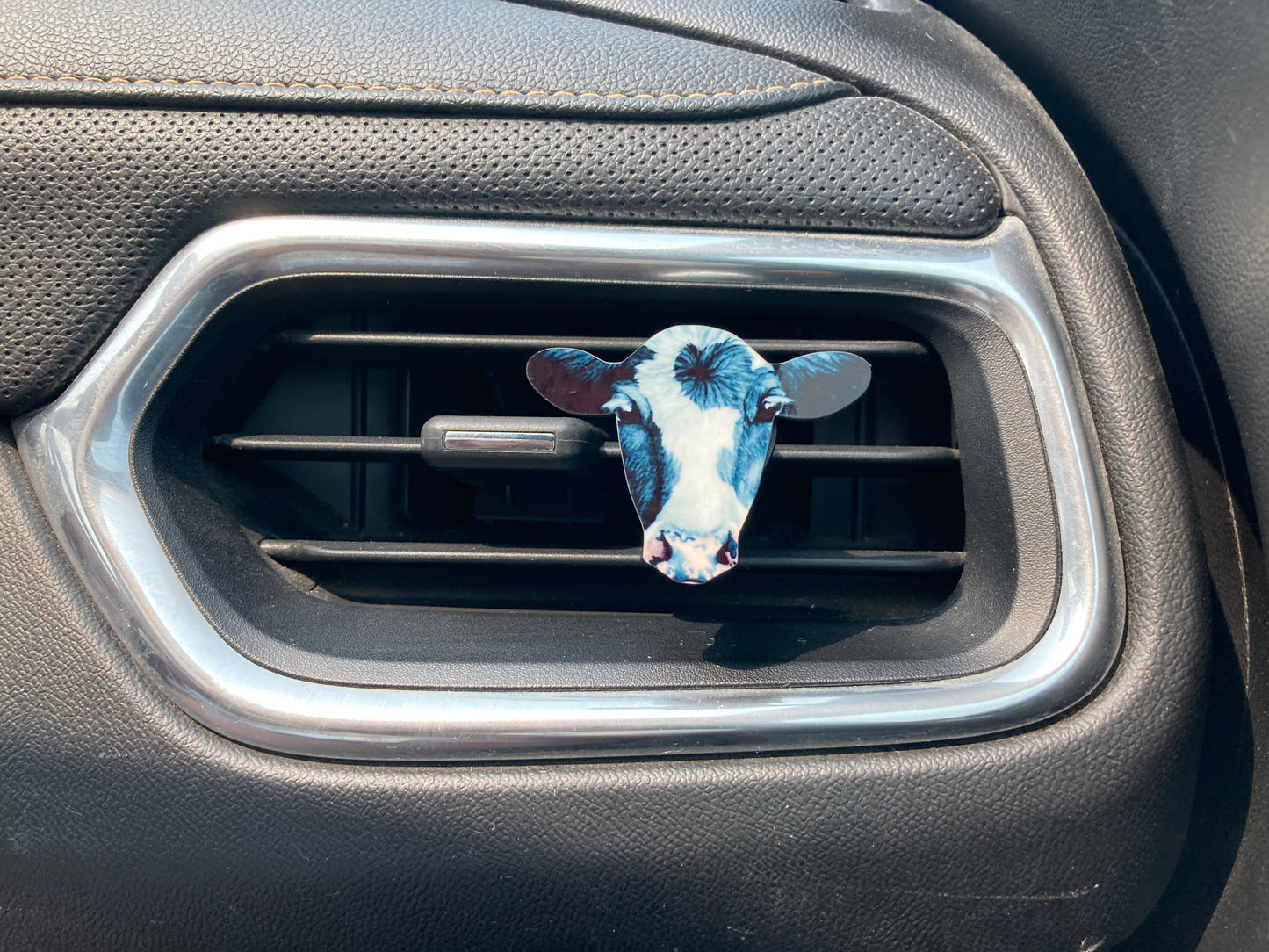Black and White (CH09) Cow Head 2" Vent Clip